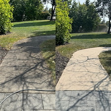 Professional-Concrete-Sidewalk-Cleaning-in-Wolfeboro-NH-Enhance-Curb-Appeal-with-Expert-Services 2